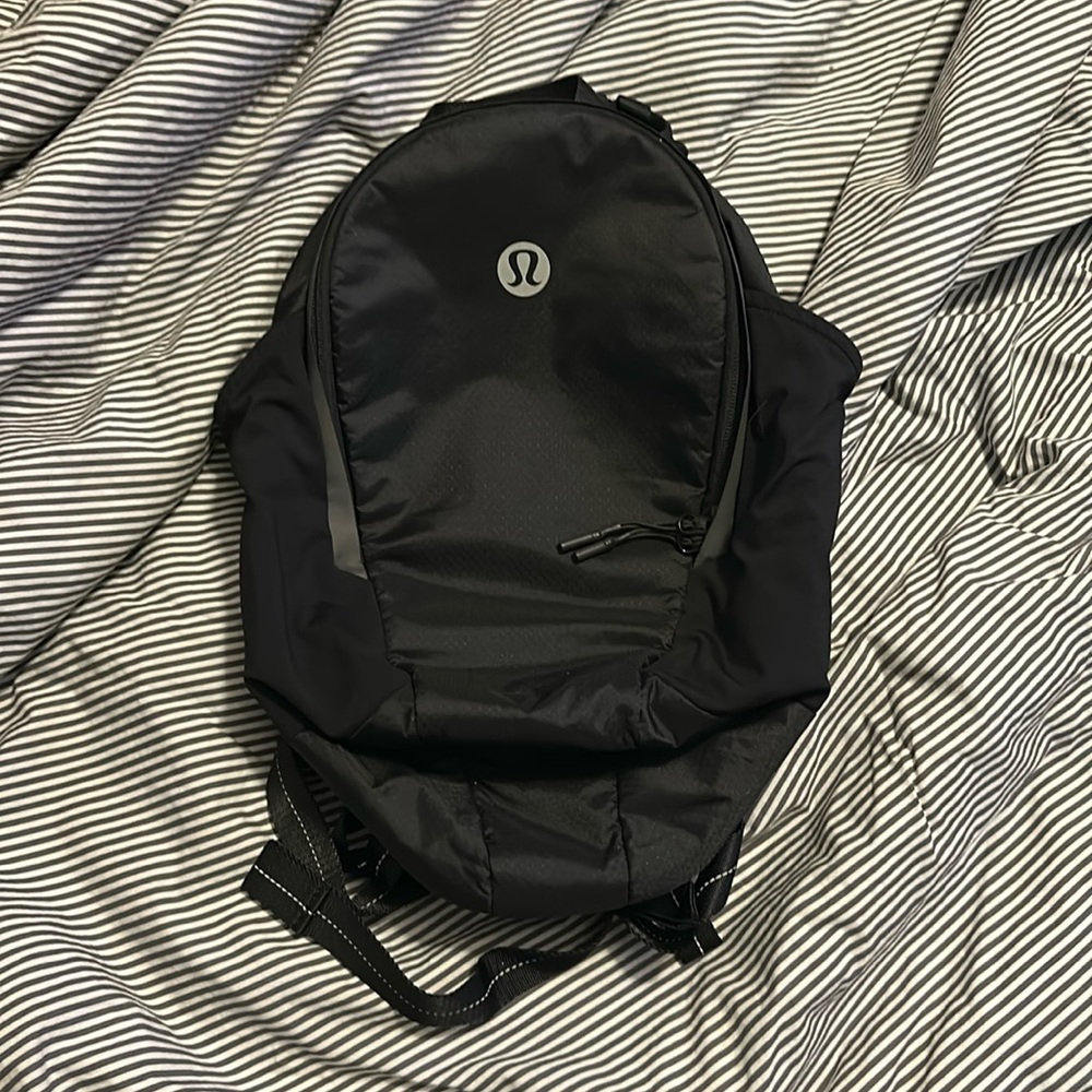 Lululemon Fast and Free Backpack *13L Black